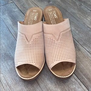 Tom’s Suede Mule size 6
